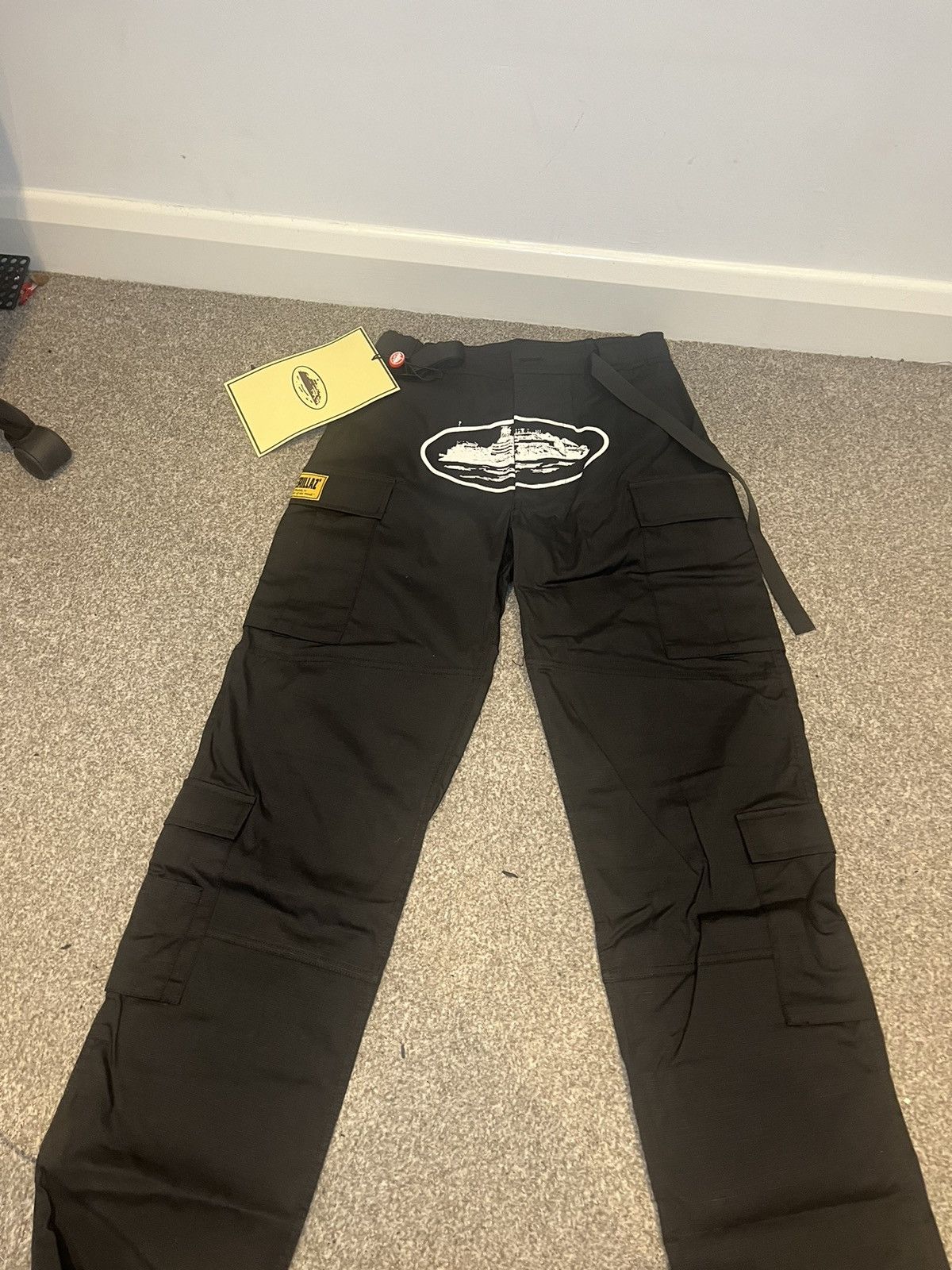 Other Corteiz alcatraz cargo trouser - black / white Size US 32 / EU 48 - 2 Thumbnail