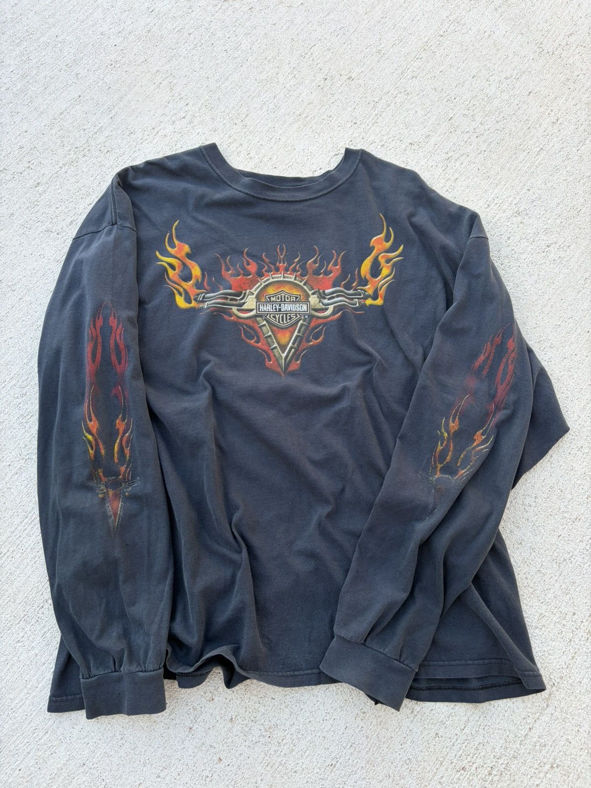 Harley Davidson Vintage Harley Davidson Flames Chrome Longsleeve Faded Size US XL / EU 56 / 4 - 1 Thumbnail