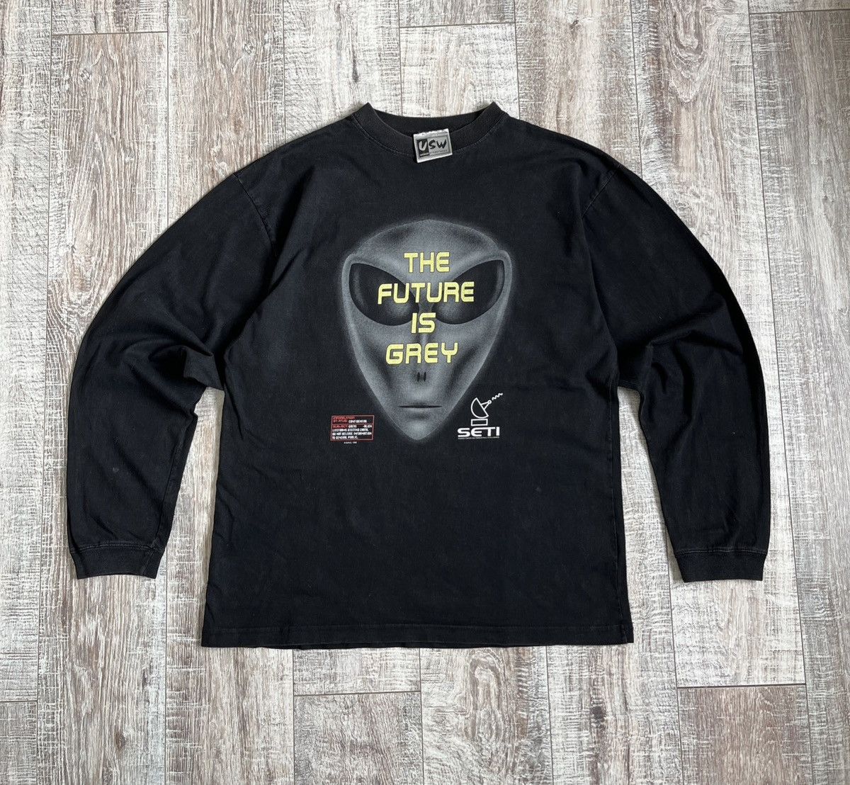 Vintage Vintage 90s Men’s Long Sleeve The Future Is Grey 1996 UFO Size US M / EU 48-50 / 2 - 1 Thumbnail