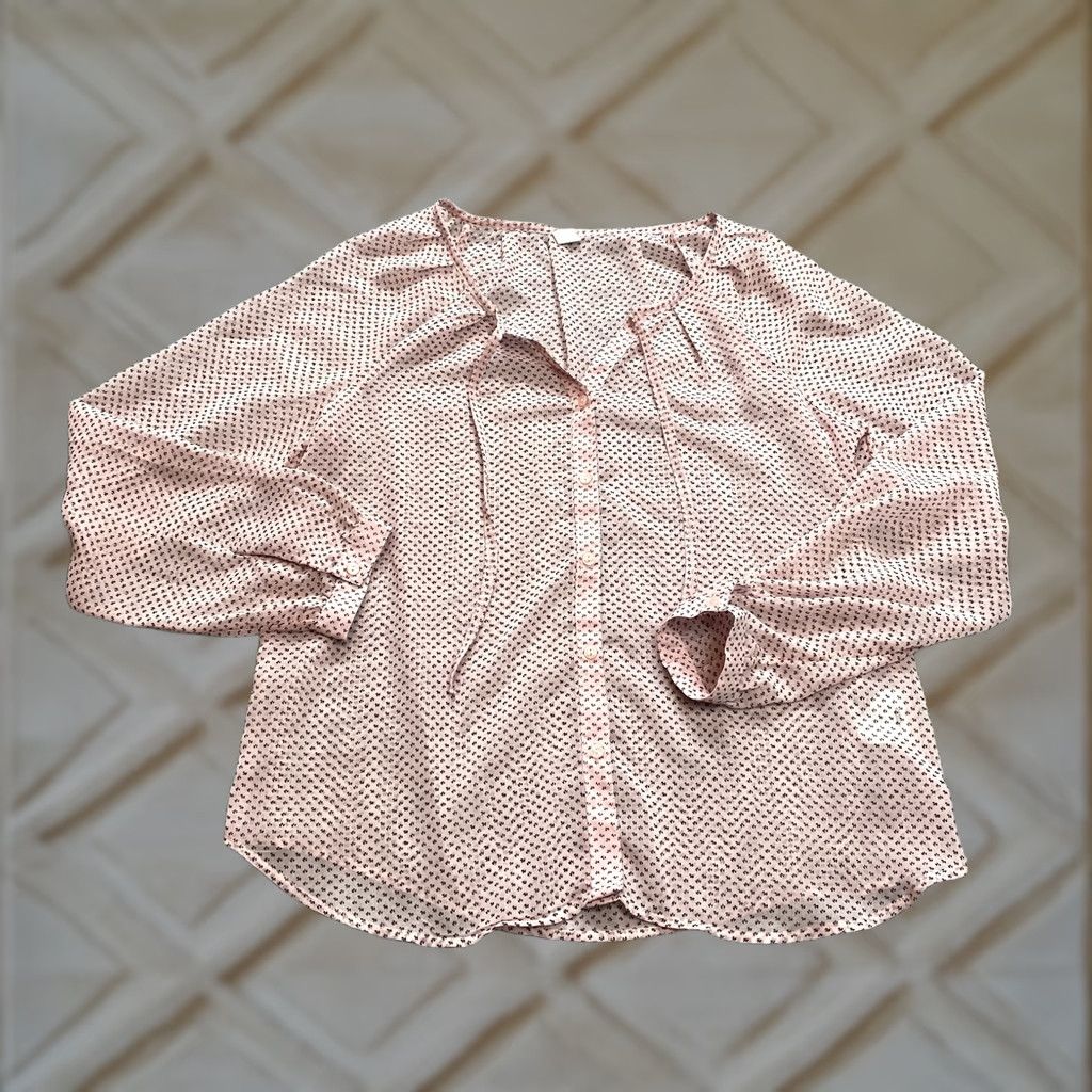 Old Navy Old Navy Blouse Shirt Womens Medium Pink Floral Button Up V-Neck Peasant Long Sleeve Shirt, Polyester Chiffon, Casual Size M / US 6-8 / IT 42-44 - 1 Thumbnail