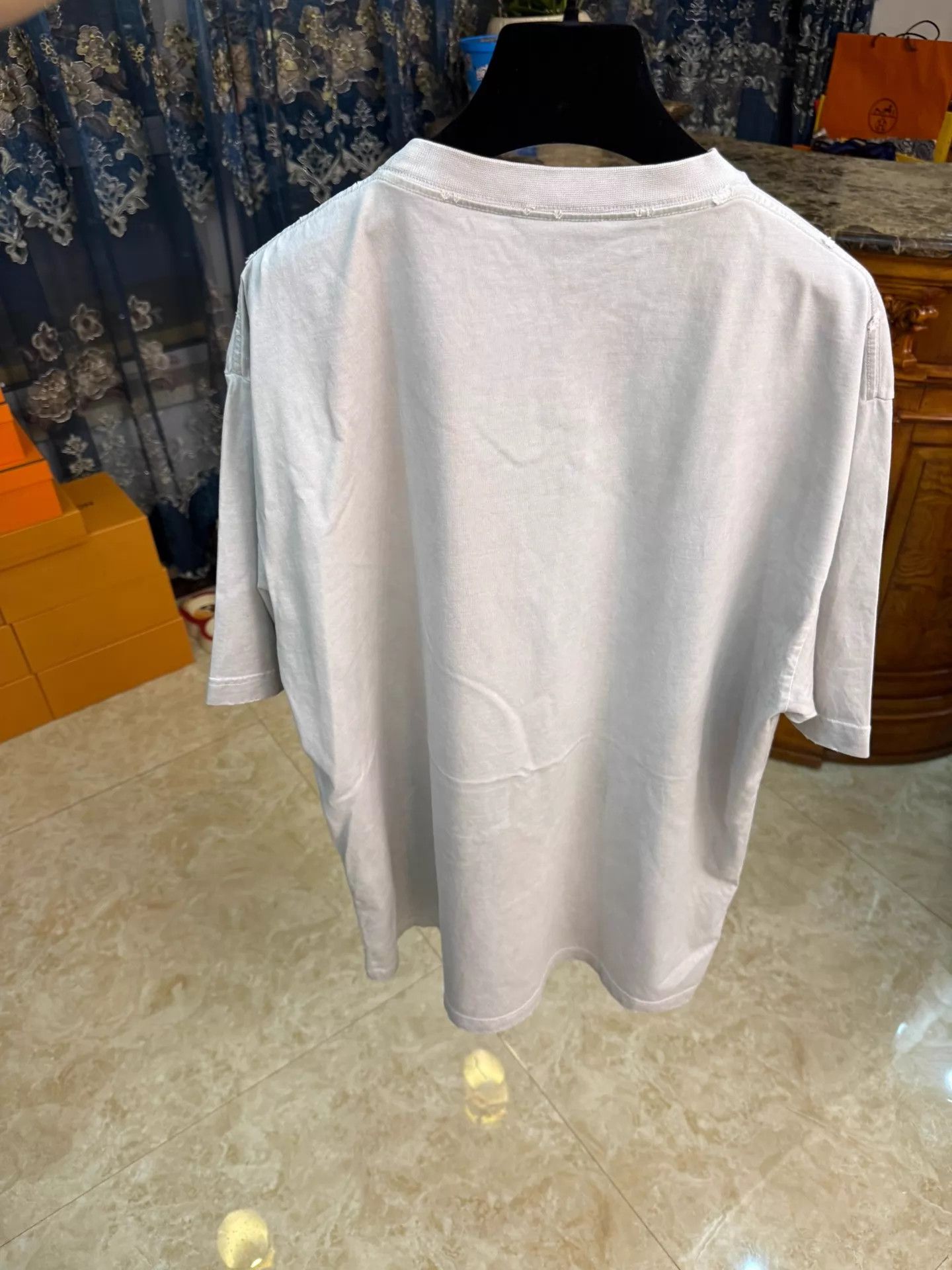 Balenciaga Balenciaga Distressed Graffiti Logo Gray T-Shirt S (XL) Size US S / EU 44-46 / 1 - 2 Thumbnail