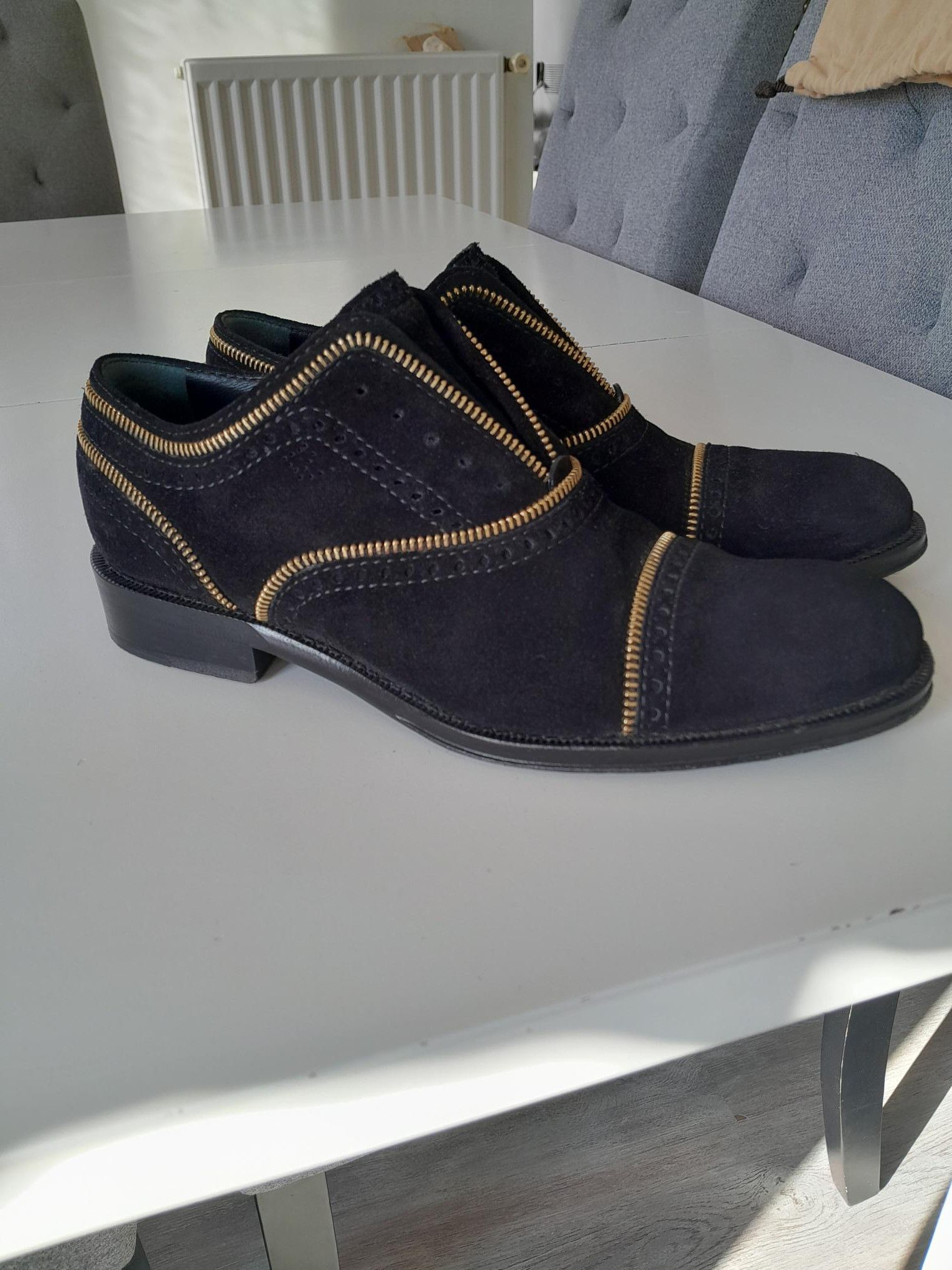 Louis Vuitton CHAUSSURES LOUIS VUITTON TOMBOY Size US 7.5 / IT 37.5 - 8 Thumbnail