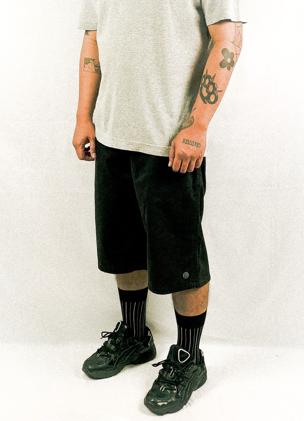 Analog 2000s Burton Analog Skate Mini Logo Work Chino Shortpants Size US 34 / EU 50 - 2 Thumbnail