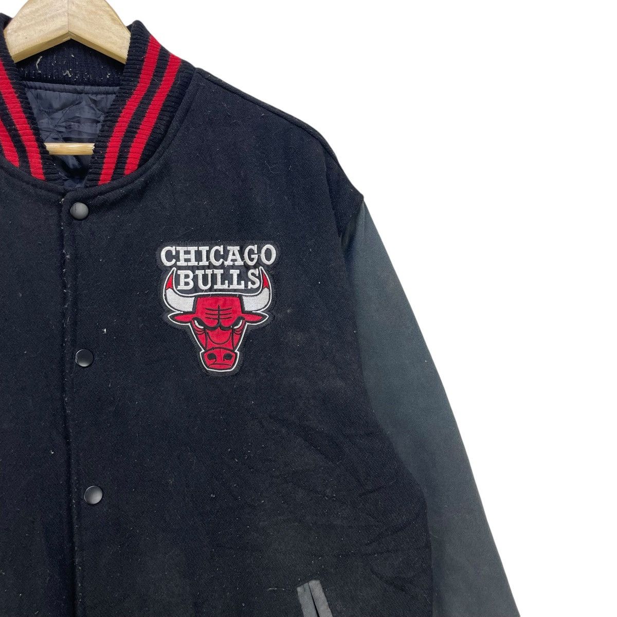 Japanese Brand × Vintage Vintage Japanese Brand Chicago Bulls Varsity Jacket Size US L / EU 52-54 / 3 - 4 Thumbnail