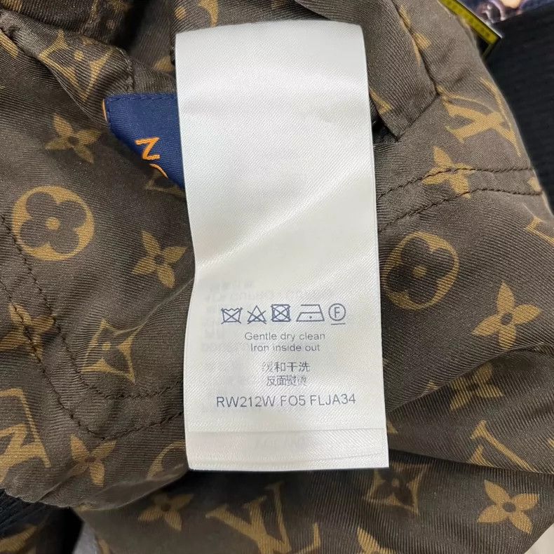 Louis Vuitton Louis Vuitton Full print coat, reversible jacket Size XS / US 0-2 / IT 36-38 - 9 Thumbnail
