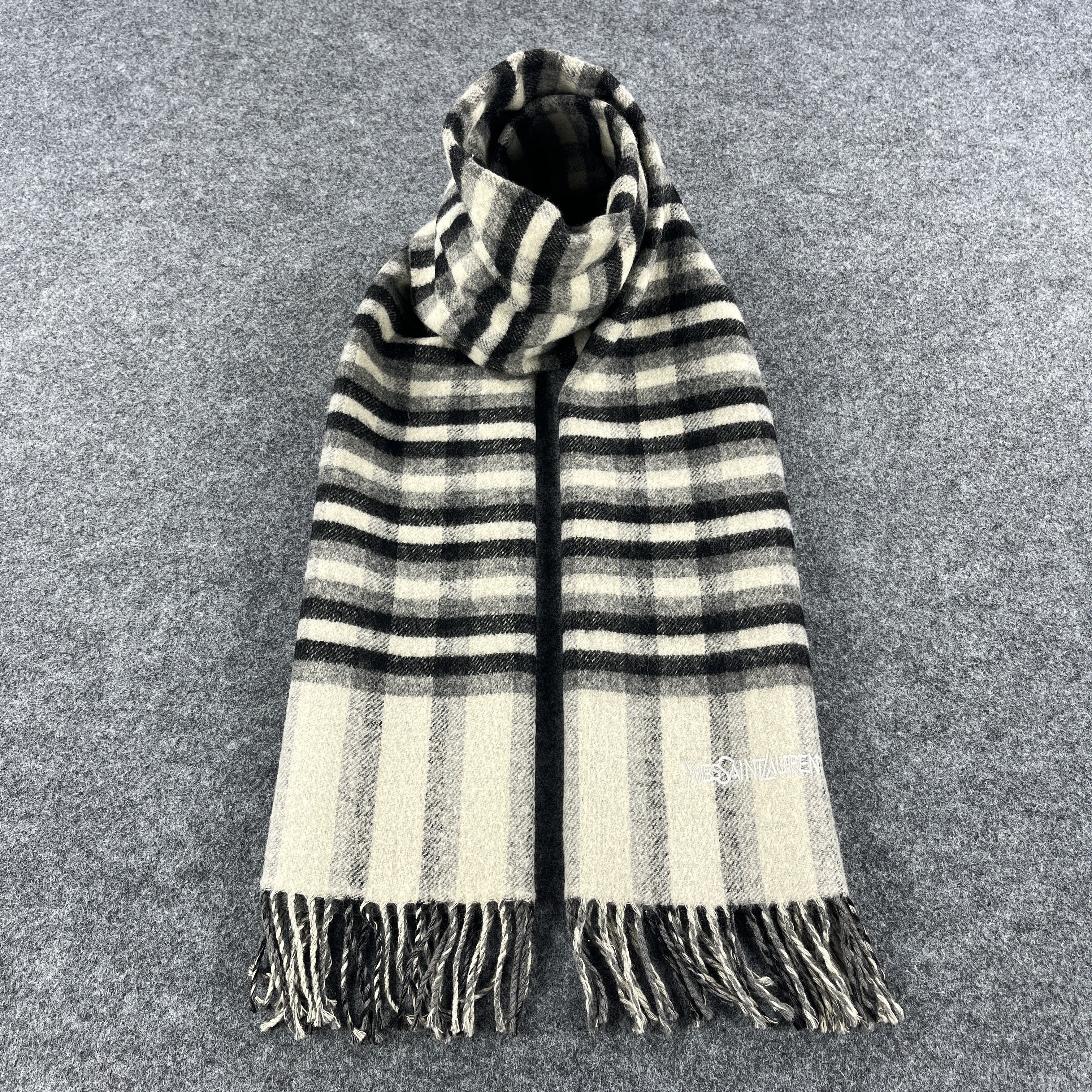 Vintage Yves Saint Laurent Scarf / Muffler / Neckwear T1423 Size ONE SIZE - 1 Thumbnail