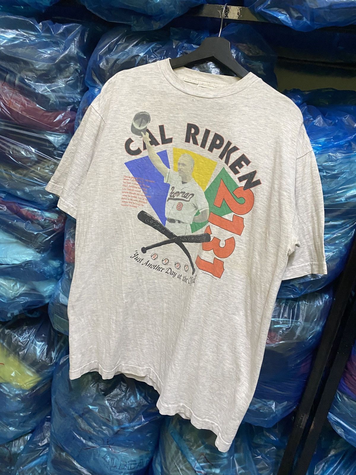 Vintage vintage t-shirt commemorating Cal Ripken Jr.'s "Iron Man" Size US XL / EU 56 / 4 - 2 Thumbnail