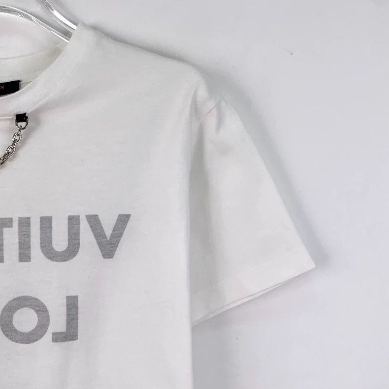 Louis Vuitton Louis Vuitton White logo monogram printed chain cotton cre Size US S / EU 44-46 / 1 - 3 Thumbnail