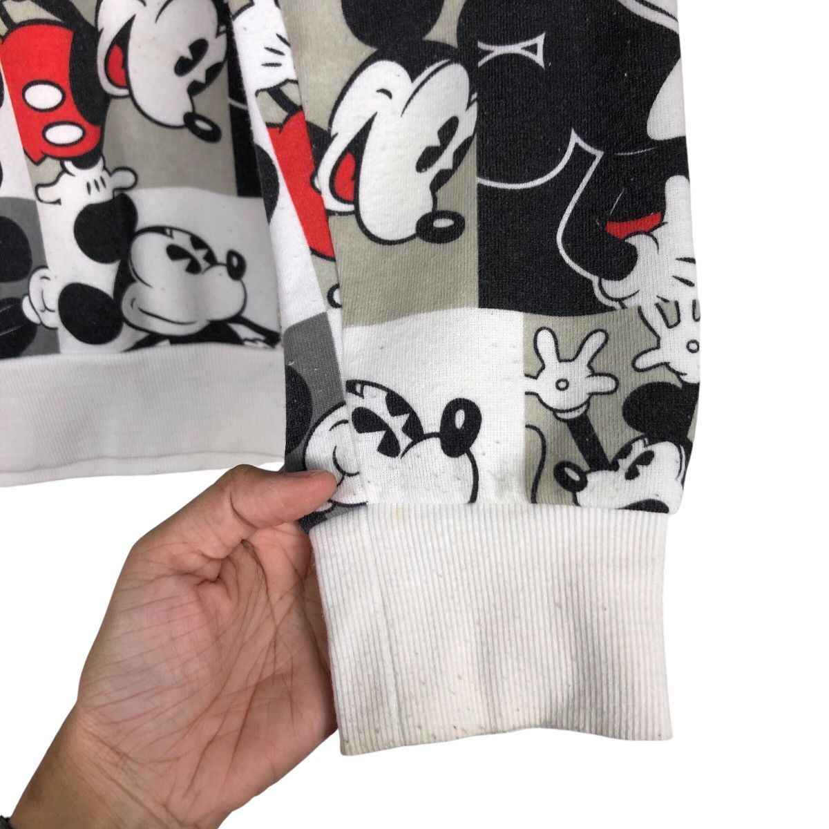 Disney × Japanese Brand × Vintage Full Printed Mickey Vintage Disney Sweatshirt Pullover Small Size US S / EU 44-46 / 1 - 9 Thumbnail