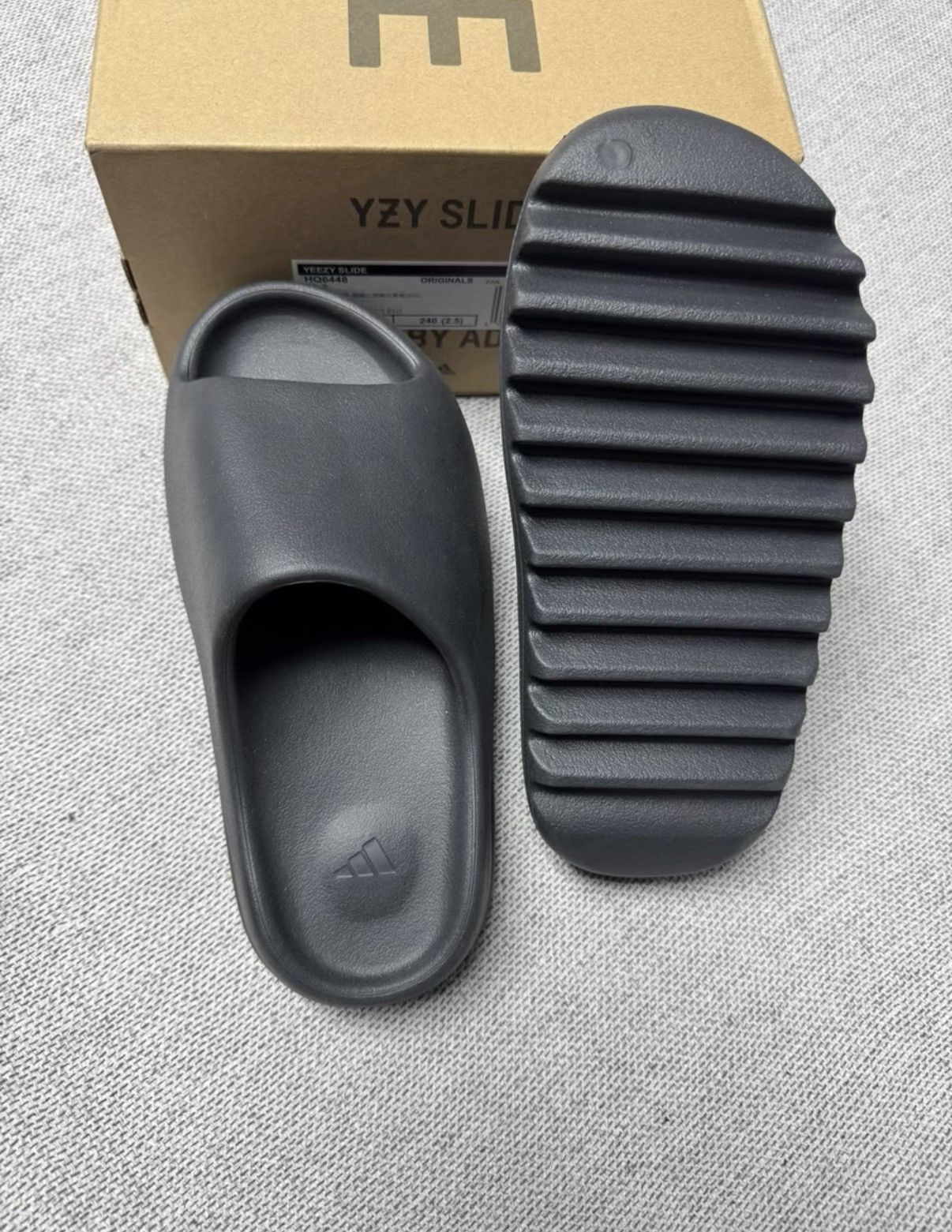 Adidas Adidas Yeezy Slide Onyx HQ6448 K37 Size US 9 / IT 39 - 4 Thumbnail