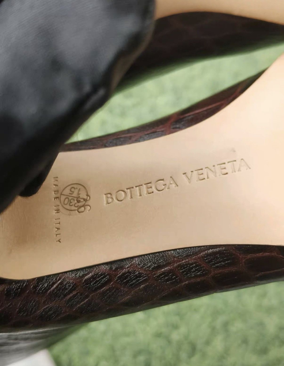 Bottega Veneta Bottega Veneta Crocodile Pattern Boots J42 Size US 5 / IT 35 - 7 Thumbnail