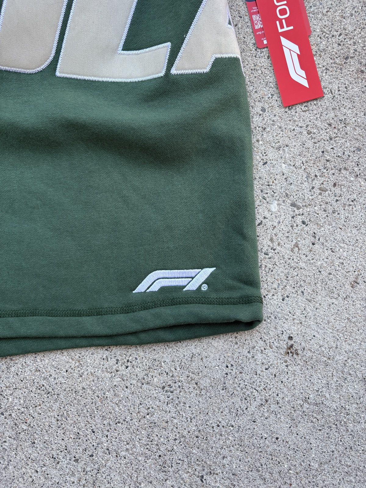 Formula 1 Formula 1 Logo Embroidered Green Sprint Sweat Shorts Size L Size US 34 / EU 50 - 4 Thumbnail