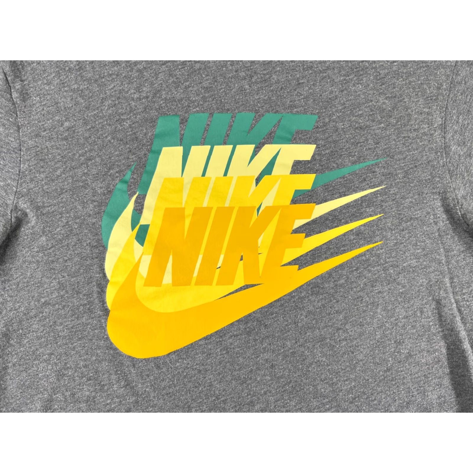 Nike Nike Shirt Mens M Gray Swoosh Retro Logo 100% Cotton Short Sleeve Crew Neck T-Shirt Mens Logo Retro 90s Sportswear Size US M / EU 48-50 / 2 - 3 Thumbnail