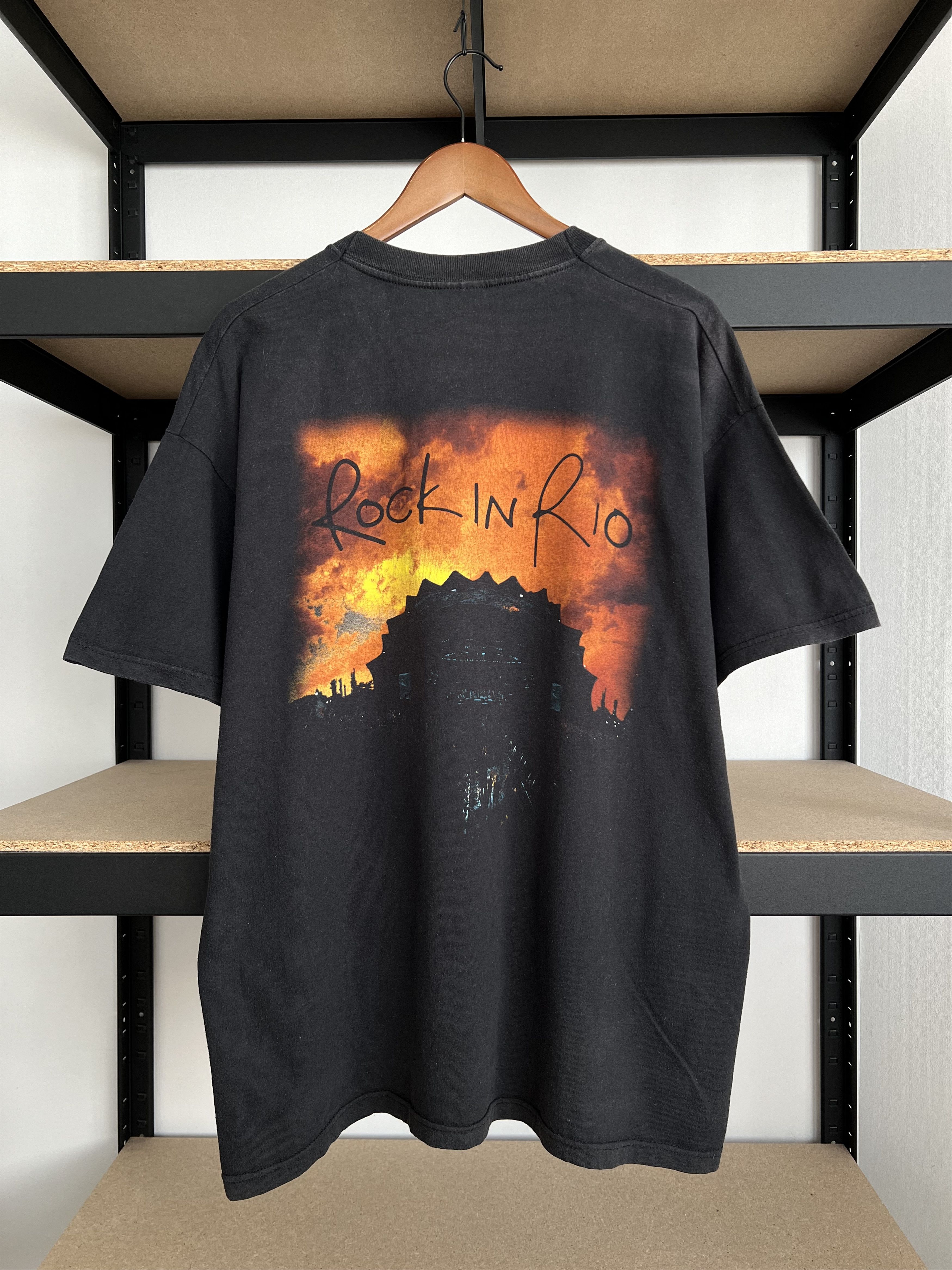 Band Tees Vintage 2002 Iron Maiden Rock In Rio Black T-shirt Size US XL / EU 56 / 4 - 2 Thumbnail
