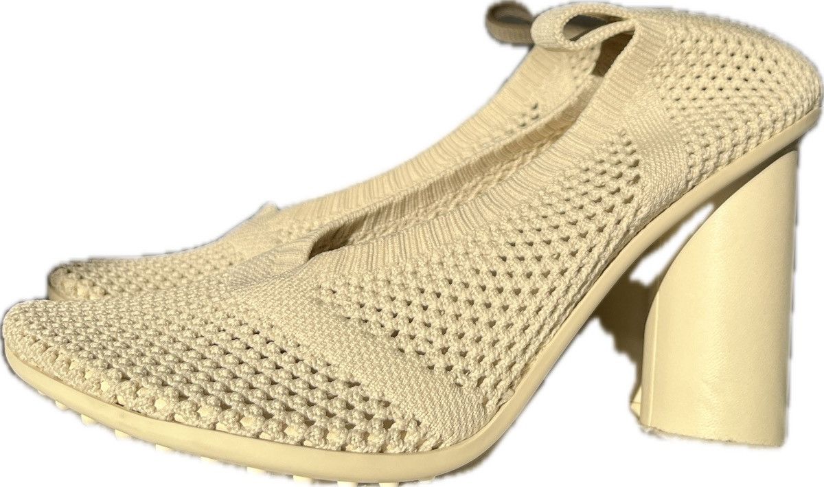 Bottega Veneta Bottega Veneta Atomic Pumps Sea Salt sz 40 Size US 11 / IT 41 - 3 Thumbnail
