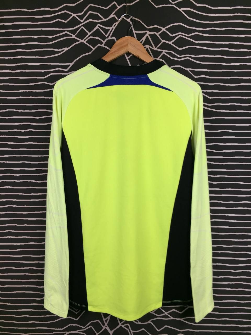 Umbro Vtg Umbro Fuchu Athletic FC Long Sleeve Jersey Size US M / EU 48-50 / 2 - 6 Thumbnail