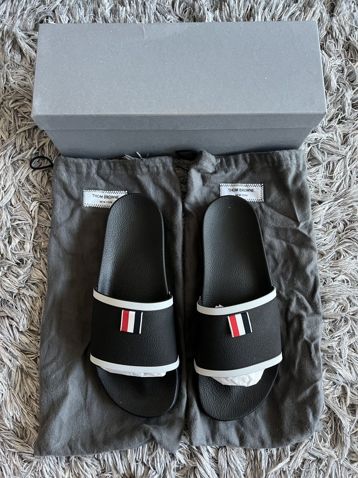 Thom Browne Thom Browne Black Rubber Stripe Pool Slides Size US 11 / EU 44 - 2 Thumbnail
