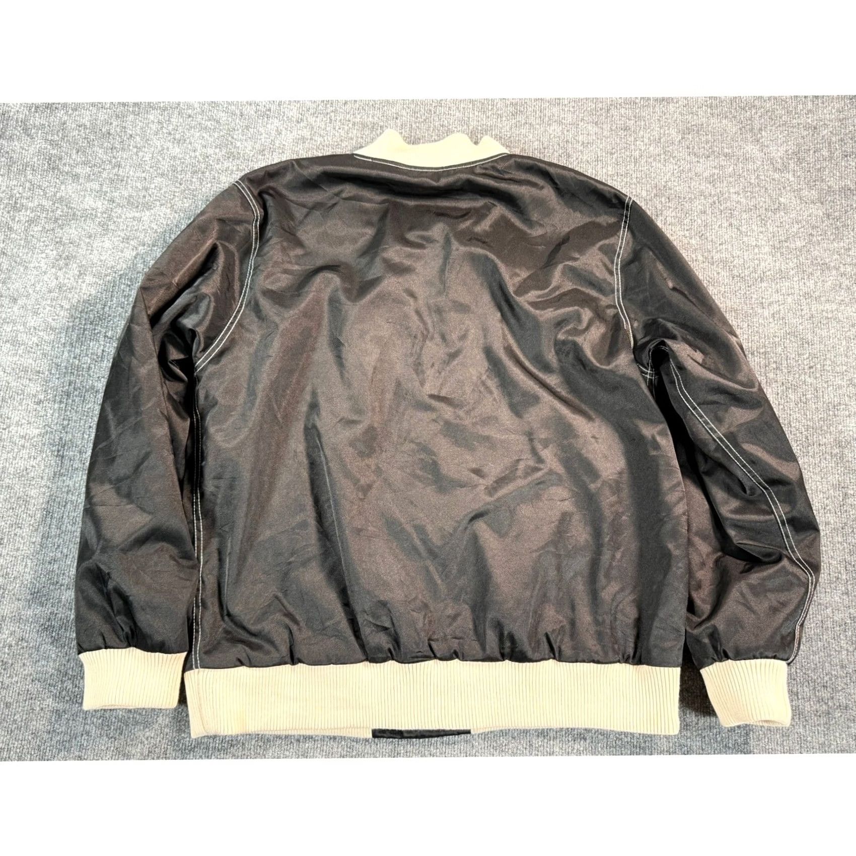 Mitchell & Ness VINTAGE Mitchell & Ness Chicago Bulls Satin Bomber Jacket Mens Large Black Logo Size US XXL / EU 58 / 5 - 2 Thumbnail