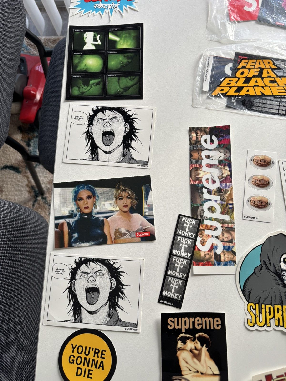 Supreme Supreme Sticker Bundle 50 Random Stickers Size ONE SIZE - 7 Thumbnail