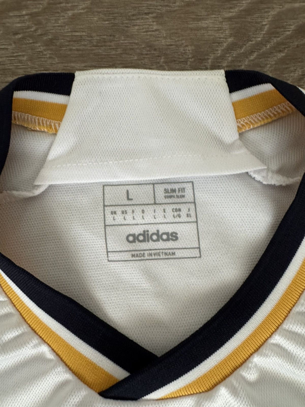 Adidas Real Madrid home kit Size US L / EU 52-54 / 3 - 2 Thumbnail