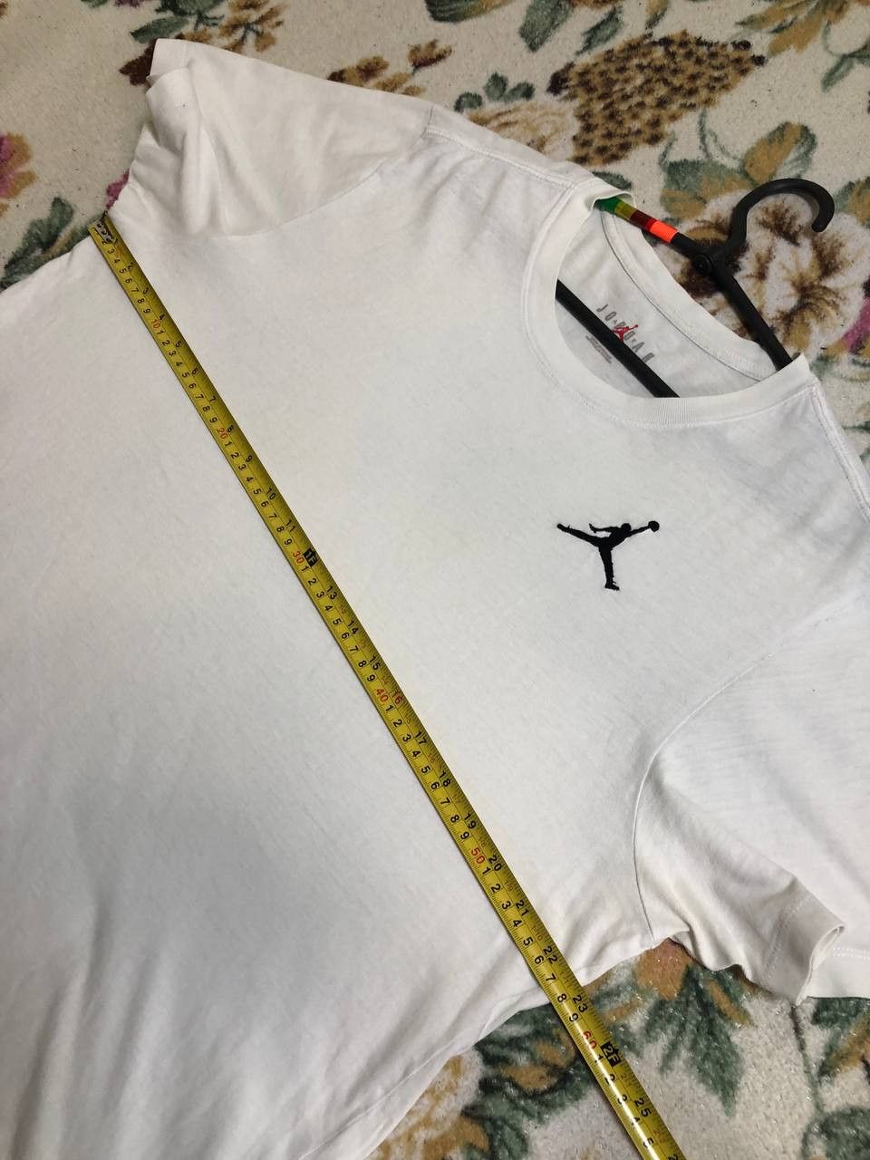 Jordan Brand MENS NIKE AIR JORDAN WHITE BASIC SHORT SLEEVE TOP Size US L / EU 52-54 / 3 - 9 Thumbnail