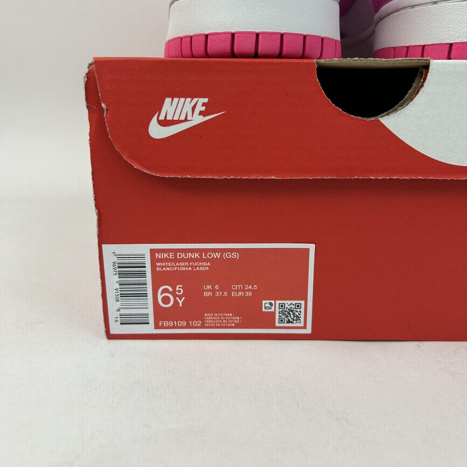 Nike Nike Dunk Low GS “Laser Fuchsia/Barbie” 2024 Size US 8 / IT 38 - 5 Thumbnail