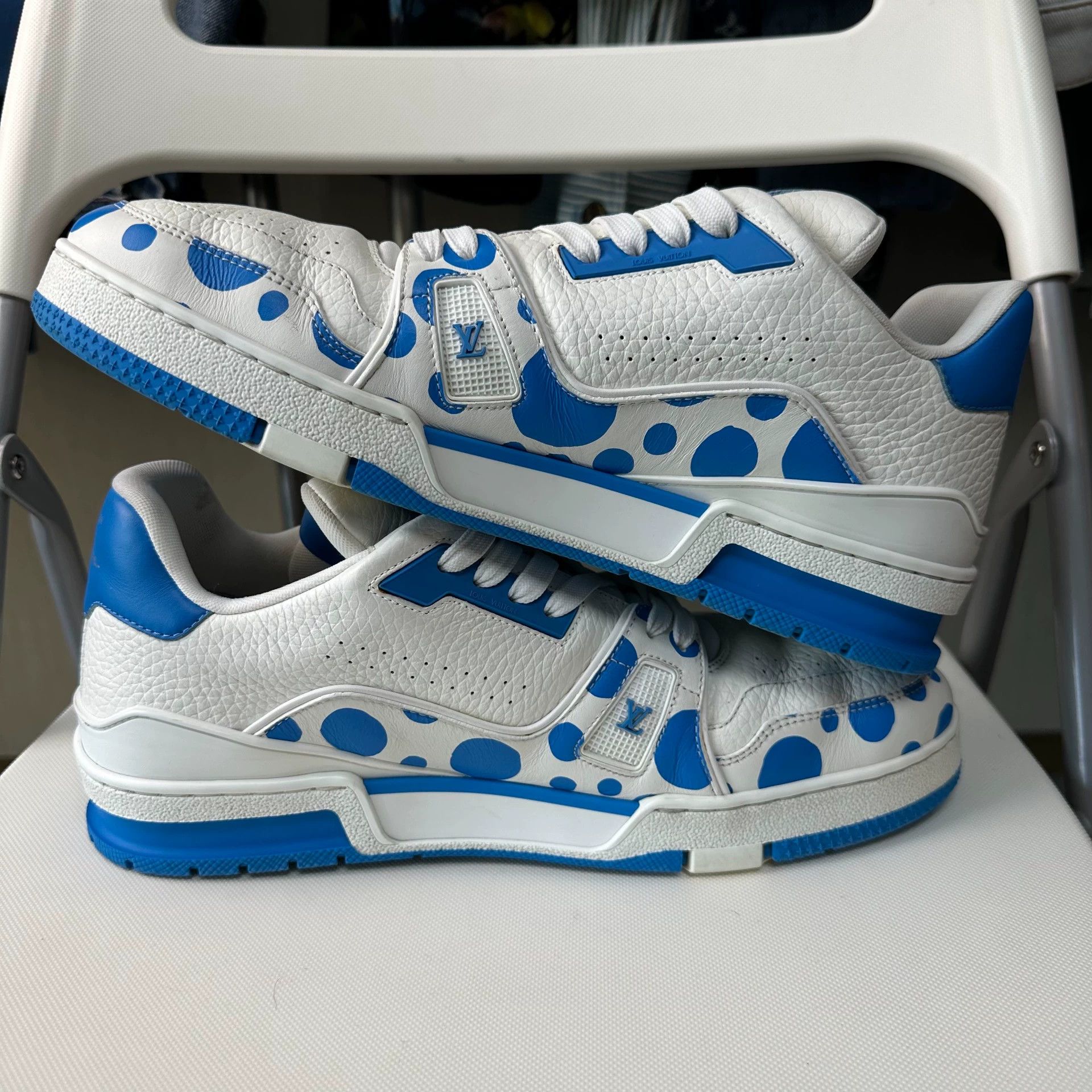 Louis Vuitton Yayoi Kusama x Louis Vuitton Trainer White & Blue 42.5 Size US 9.5 / EU 42-43 - 6 Thumbnail