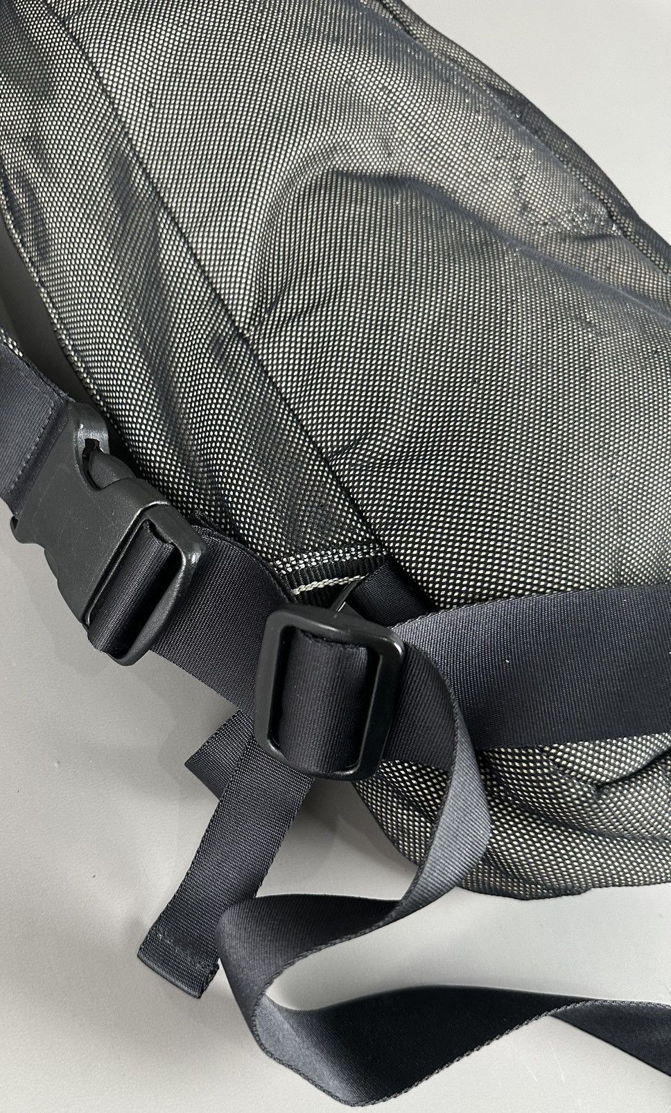 Yohji Yamamoto 90’s Ysaccs Pour Homme - Yohji Yamamoto Mesh Cross Body Bag Size ONE SIZE - 9 Thumbnail