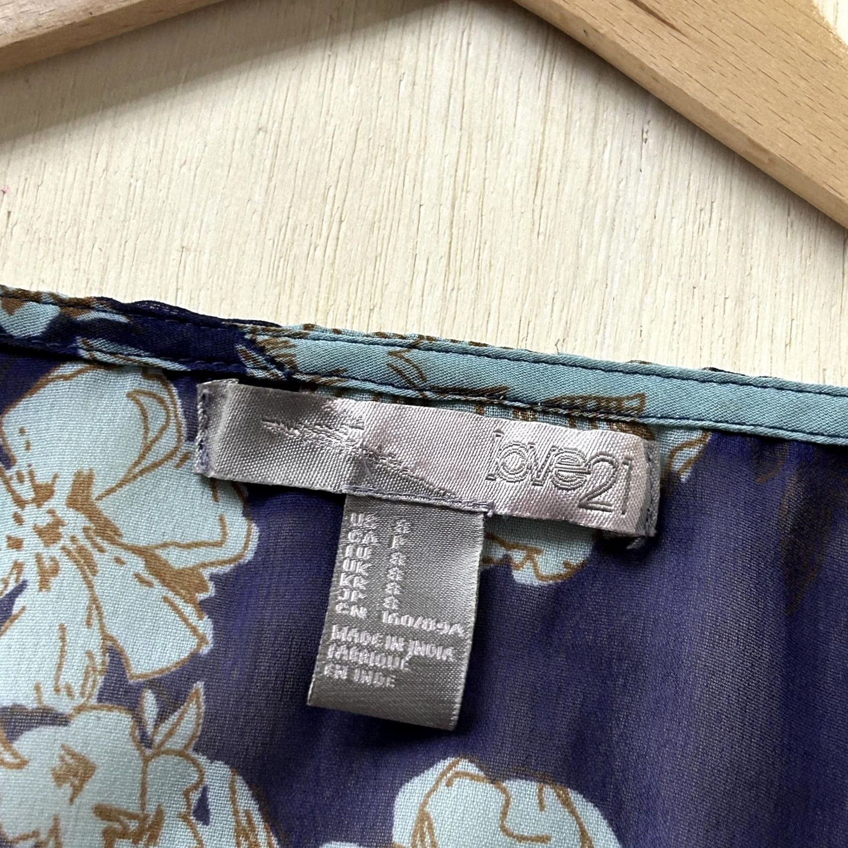 Vintage Love 21 Kimono Blouse Womens Small Blue Floral Sheer Chiffon Short Sleeve Shirt Ladies Casual Summer Vintage: No Gender: Womens Size S / US 4 / IT 40 - 4 Thumbnail