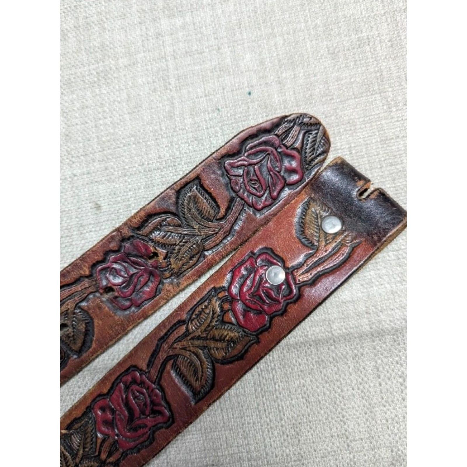 Vintage VINTAGE leather belt ROSES tooled Western belt floral buckle 30 brown Mens Accessories Size 30 - 7 Thumbnail