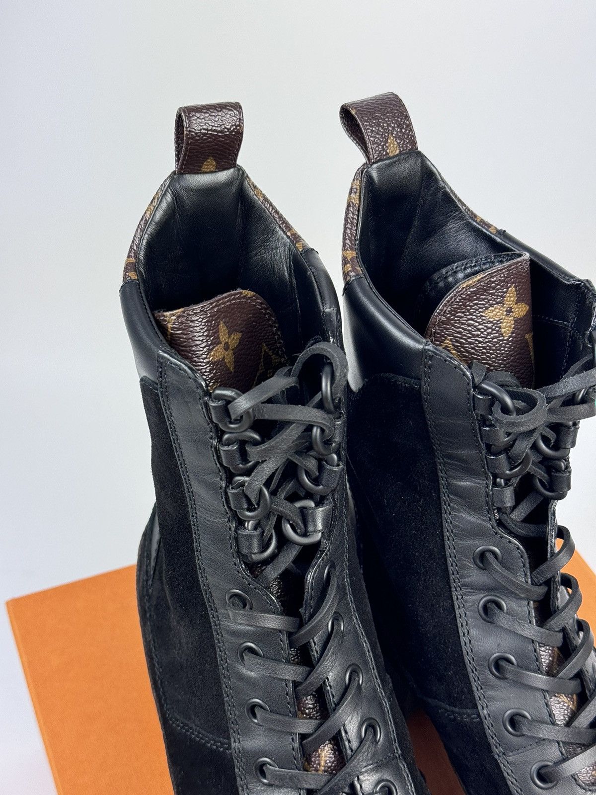 Louis Vuitton Laureate Desert Boot Size US 7 / IT 37 - 8 Thumbnail