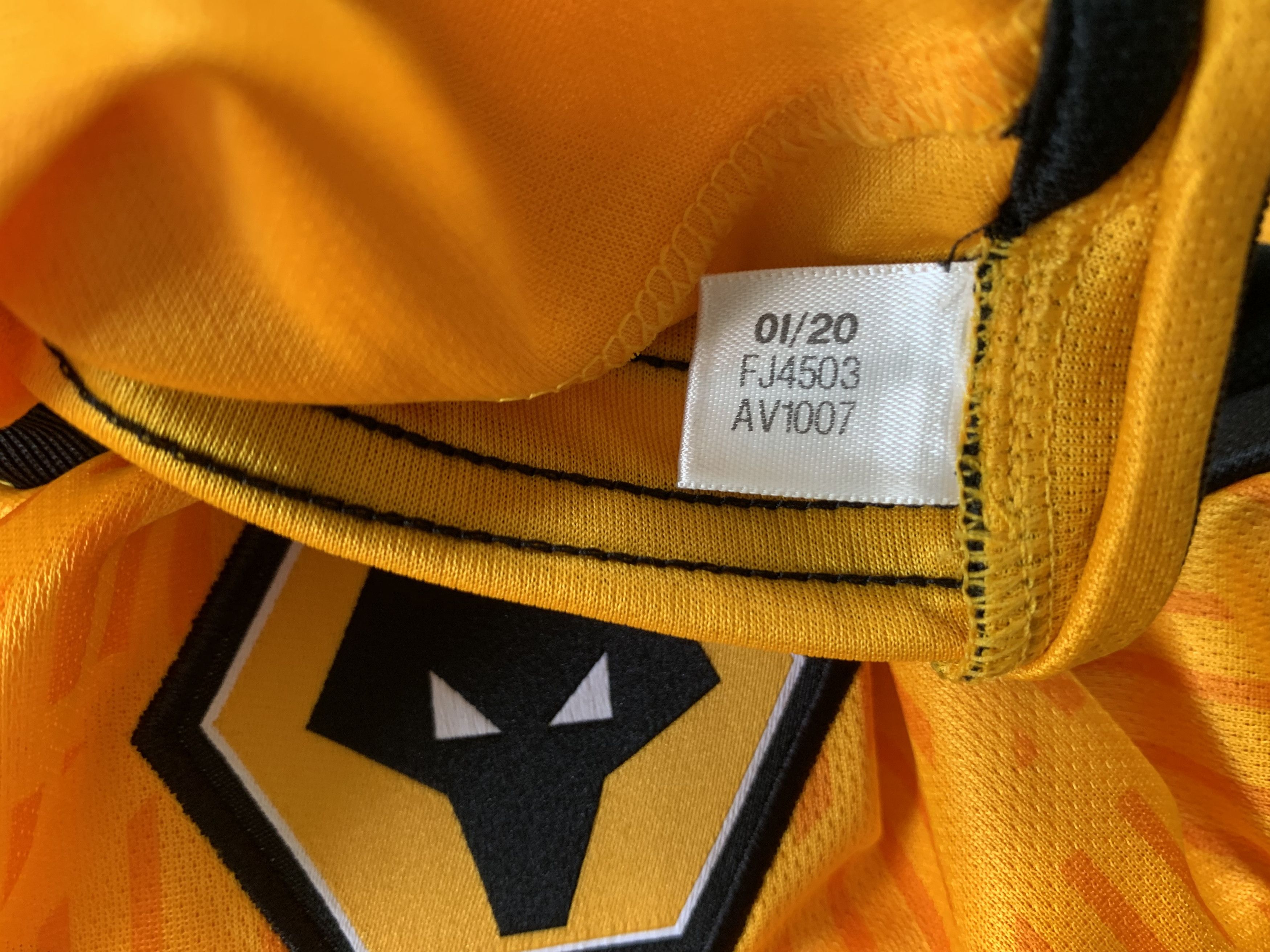 Adidas × Vintage Adidas Wolves Home Shirt Jersey 2020 Size US L / EU 52-54 / 3 - 9 Thumbnail