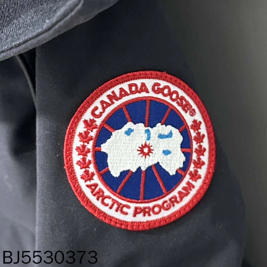 Canada Goose Canada Goose Mid-Length Fur Collar Logo Puffer XS 98 New Size XS / US 0-2 / IT 36-38 - 4 Thumbnail