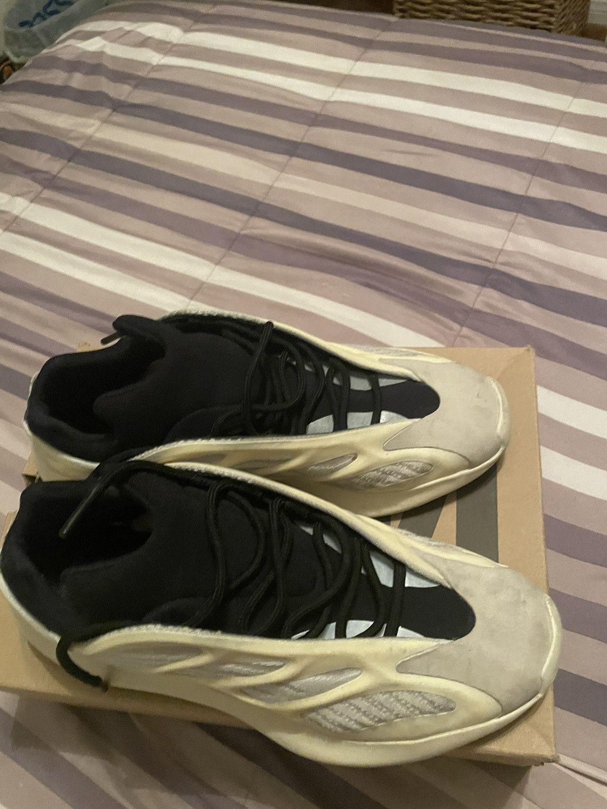 Adidas Yeezy 700 v3 | Grailed