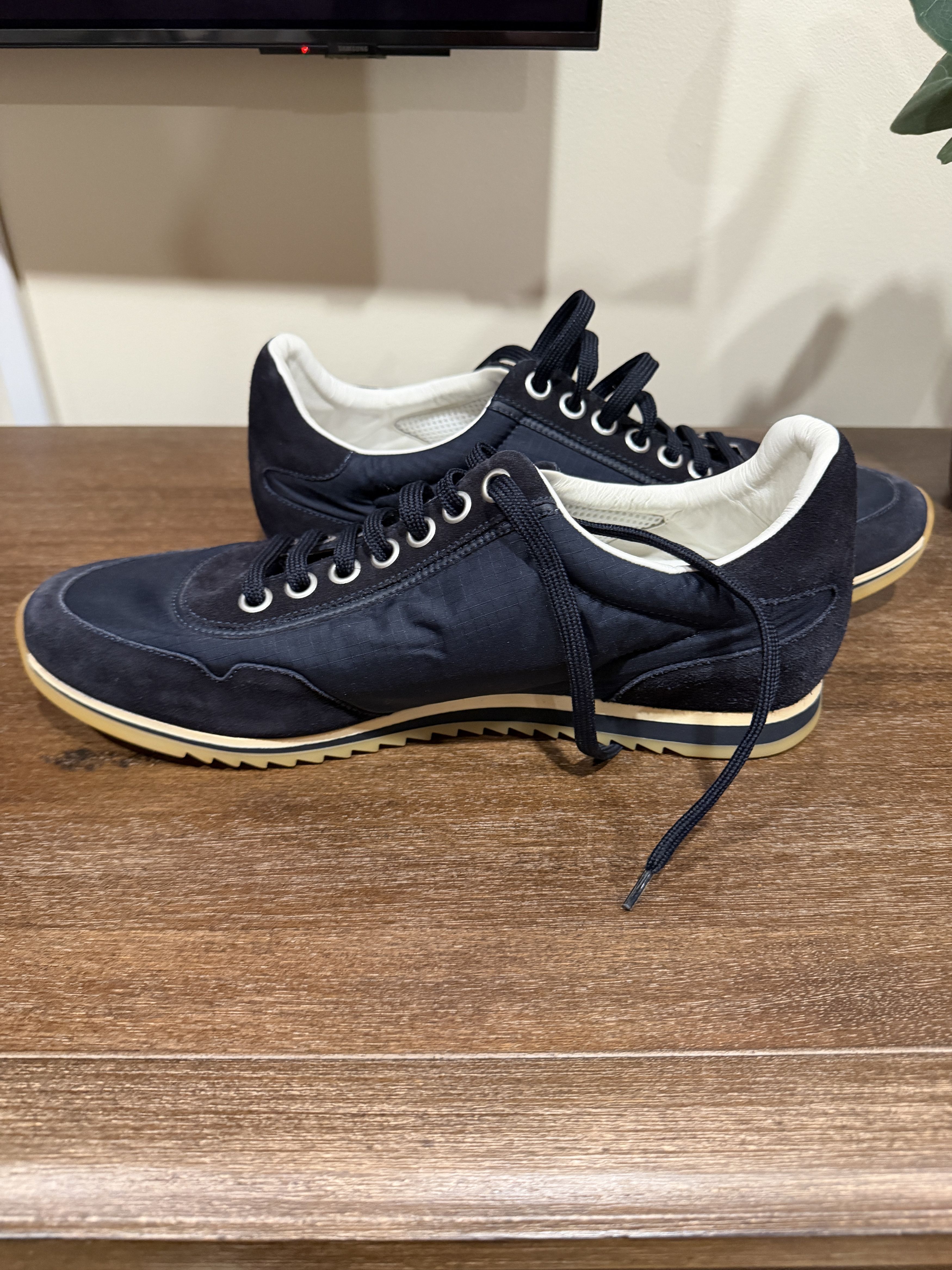Louis Vuitton Low Top Blue Trainer In Size LV10