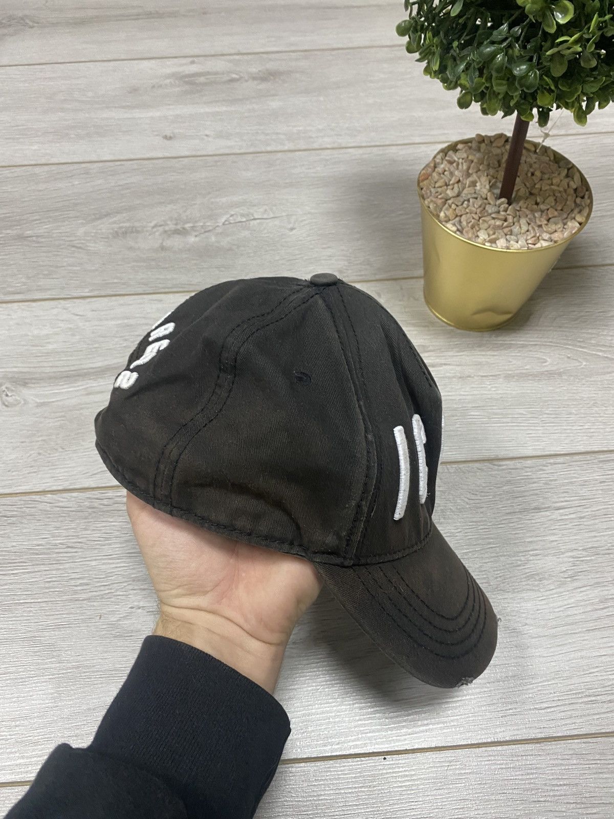Dsquared2 Dsquared2 sun fade vintage Italy cap distressed Size ONE SIZE - 4 Thumbnail