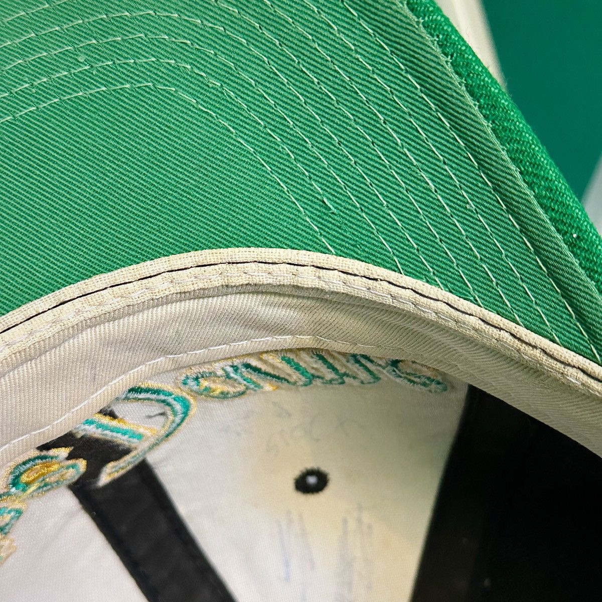 Sports Specialties × Vintage Vintage Hat Notre Dame Irish Scrip Double Line Size ONE SIZE - 11 Thumbnail