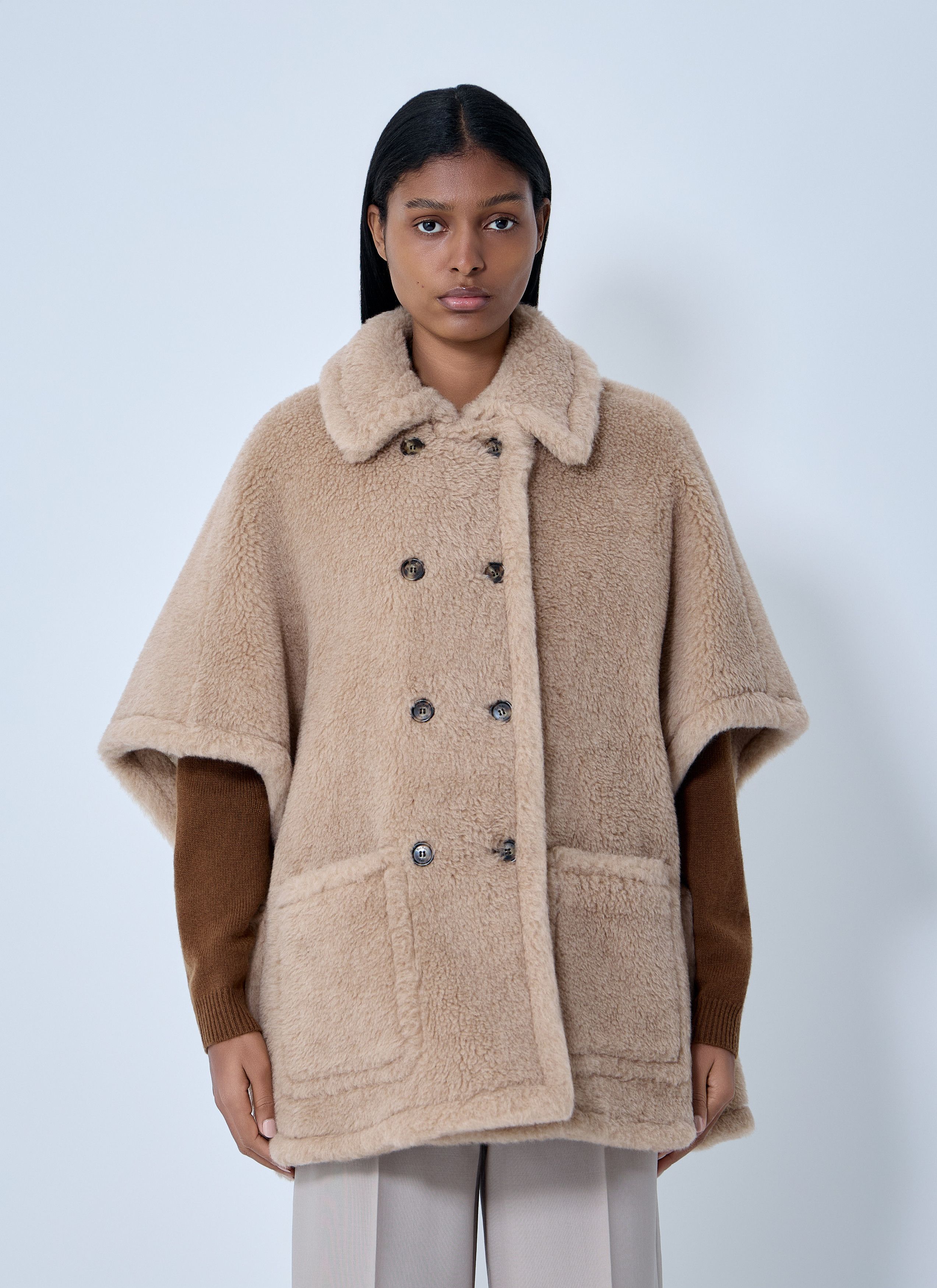 Max Mara Shearling Cape Size M / US 6-8 / IT 42-44 - 1 Thumbnail
