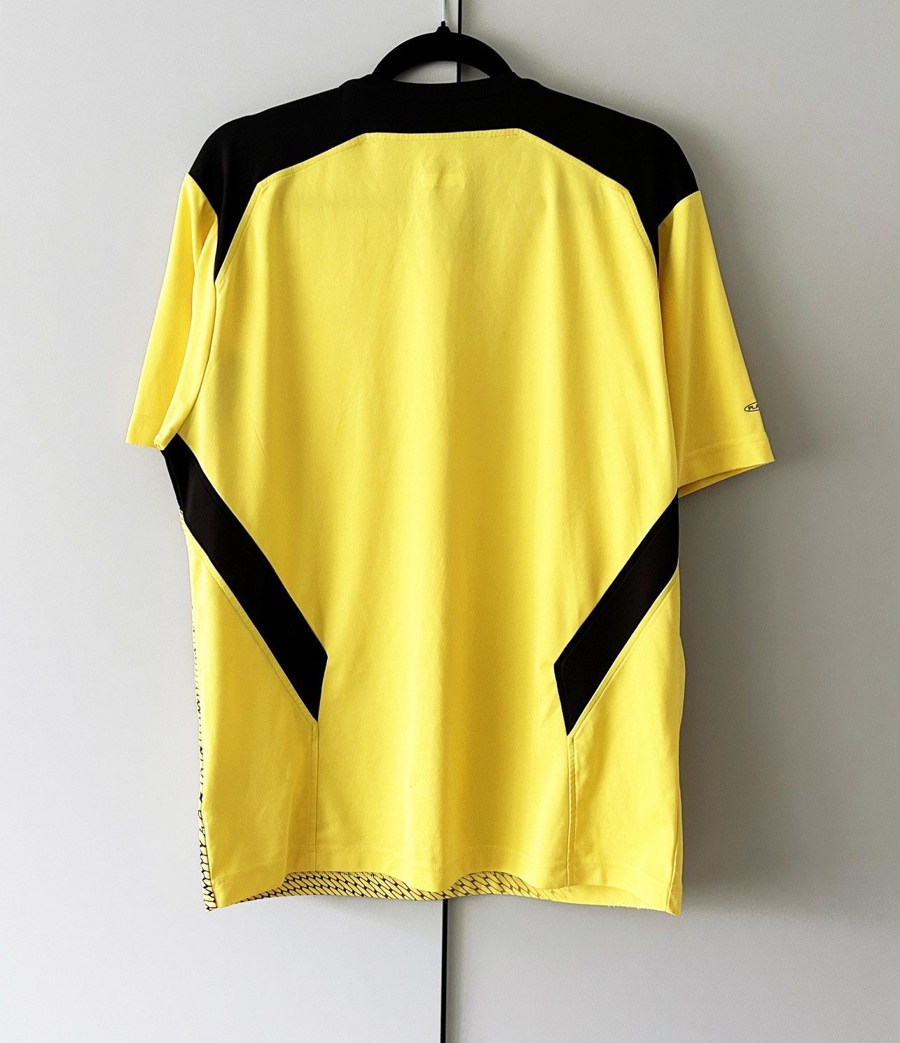 Reebok Liverpool jersey 2004 2005 reebok vintage Size US L / EU 52-54 / 3 - 12 Thumbnail