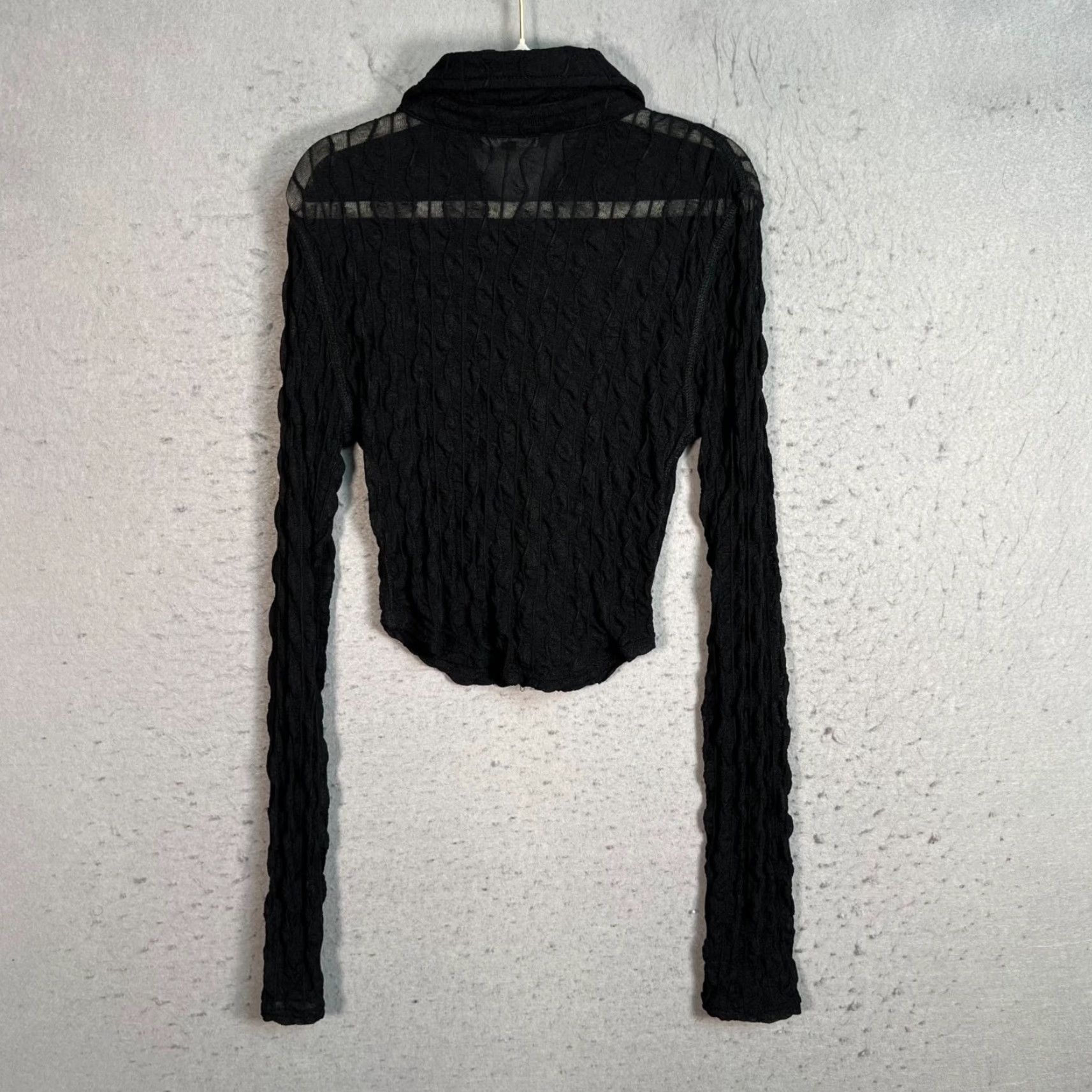 Vintage VINTAGE Emory Park Womens Small Black Textured Long-Sleeve Cropped Button-Up Top Size S / US 4 / IT 40 - 2 Thumbnail