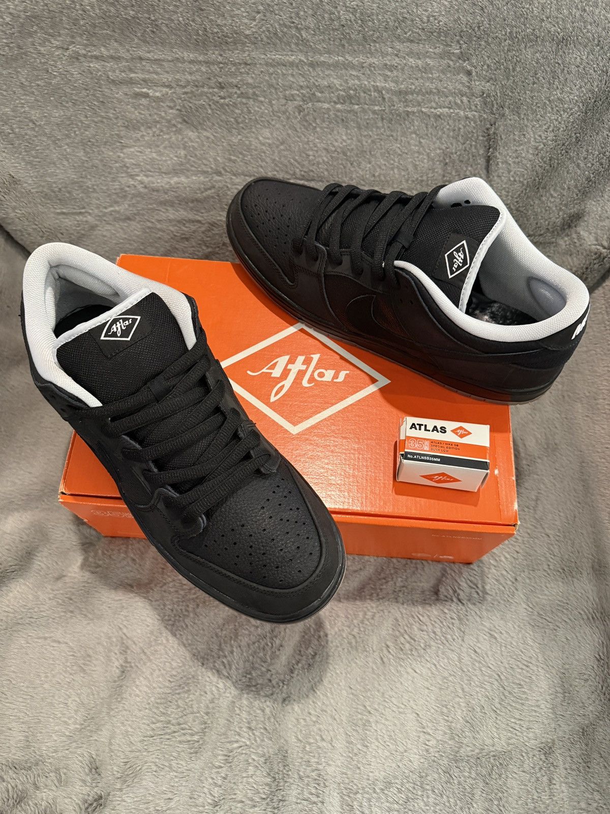 Nike Nike SB Dunk Low Atlas 35MM Black Special Box 13M DS OG ALL Size US 13 / EU 46 - 12 Thumbnail