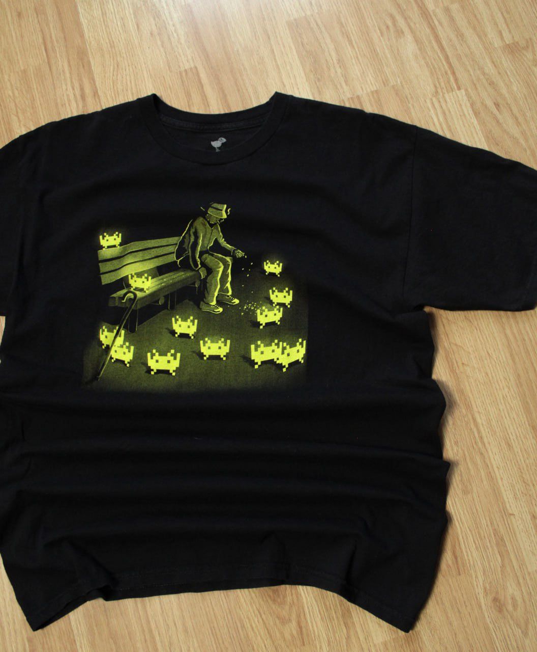 Playstation 🔥 Space Invaders Feeding The Pixels Vintage Game T Shirt Y2K Size US L / EU 52-54 / 3 - 2 Thumbnail