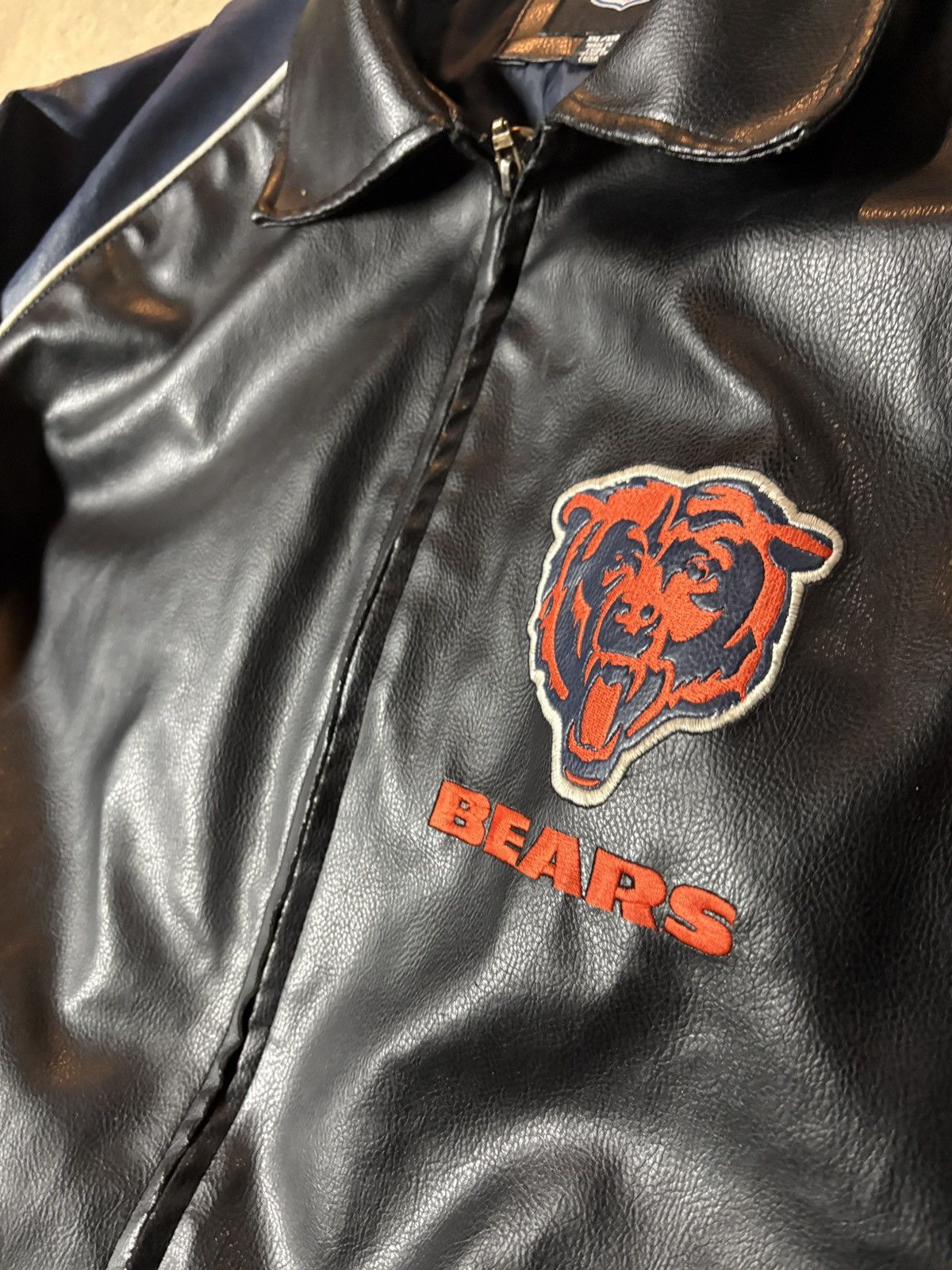 NFL Vintage 00’s Chicago Bears NFL Leather Jacket Navy Size XXL Size US XXL / EU 58 / 5 - 2 Thumbnail