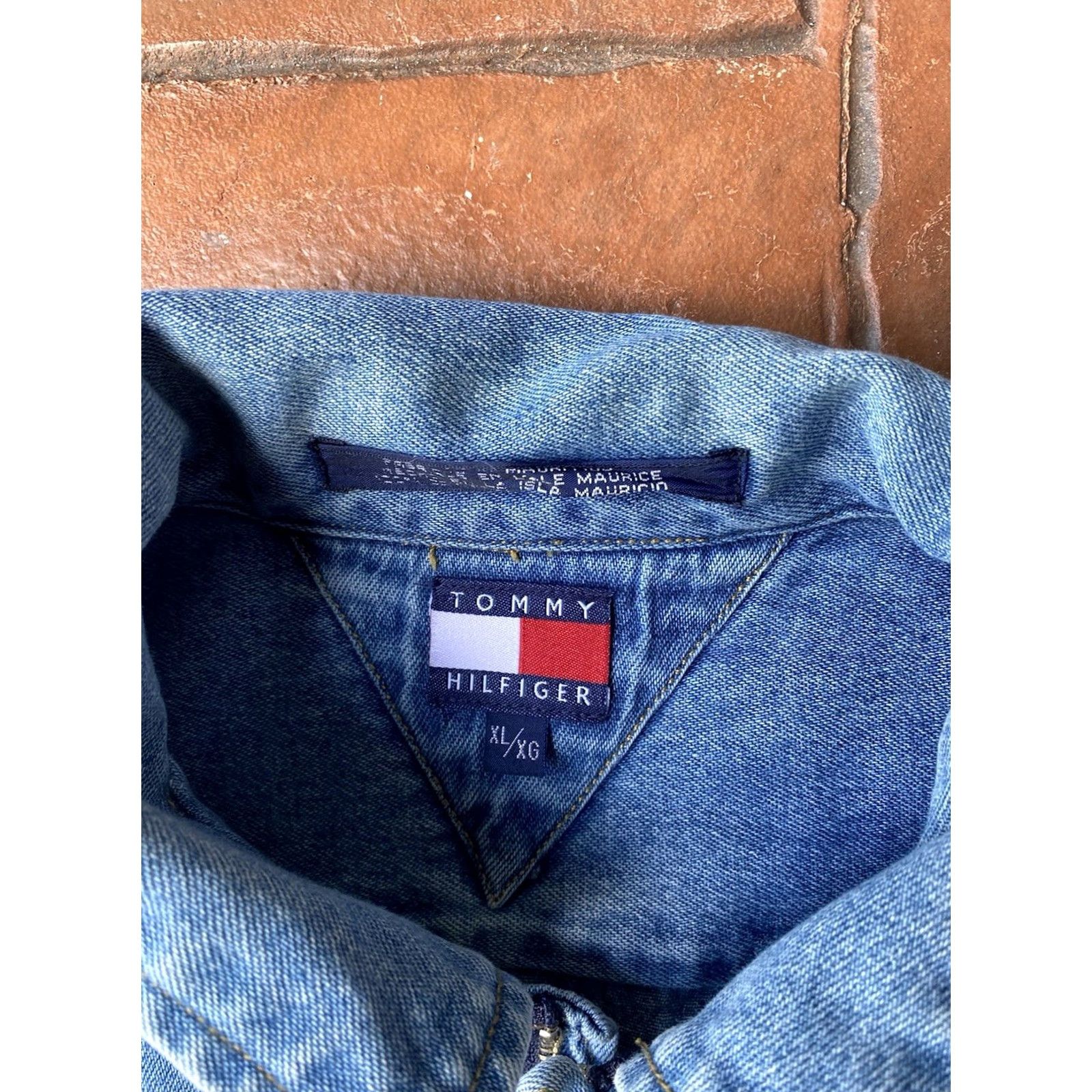 Tommy Hilfiger VINTAGE Tommy Hilfiger Outdoor Expedition Full Zip Jean Jacket Mens XL Blue Denim 90s Logo Bomber Jacket All Seasons Program Size US 36 / EU 52 - 2 Thumbnail