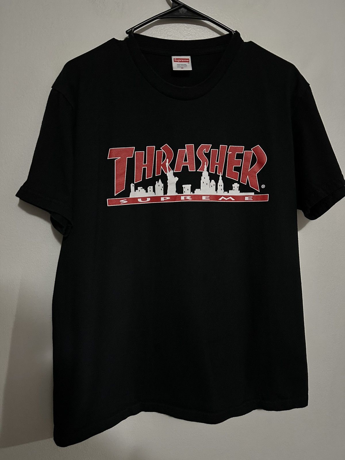 x Supreme T-Shirt Thrasher Skyline Black Tシャツ・カットソー