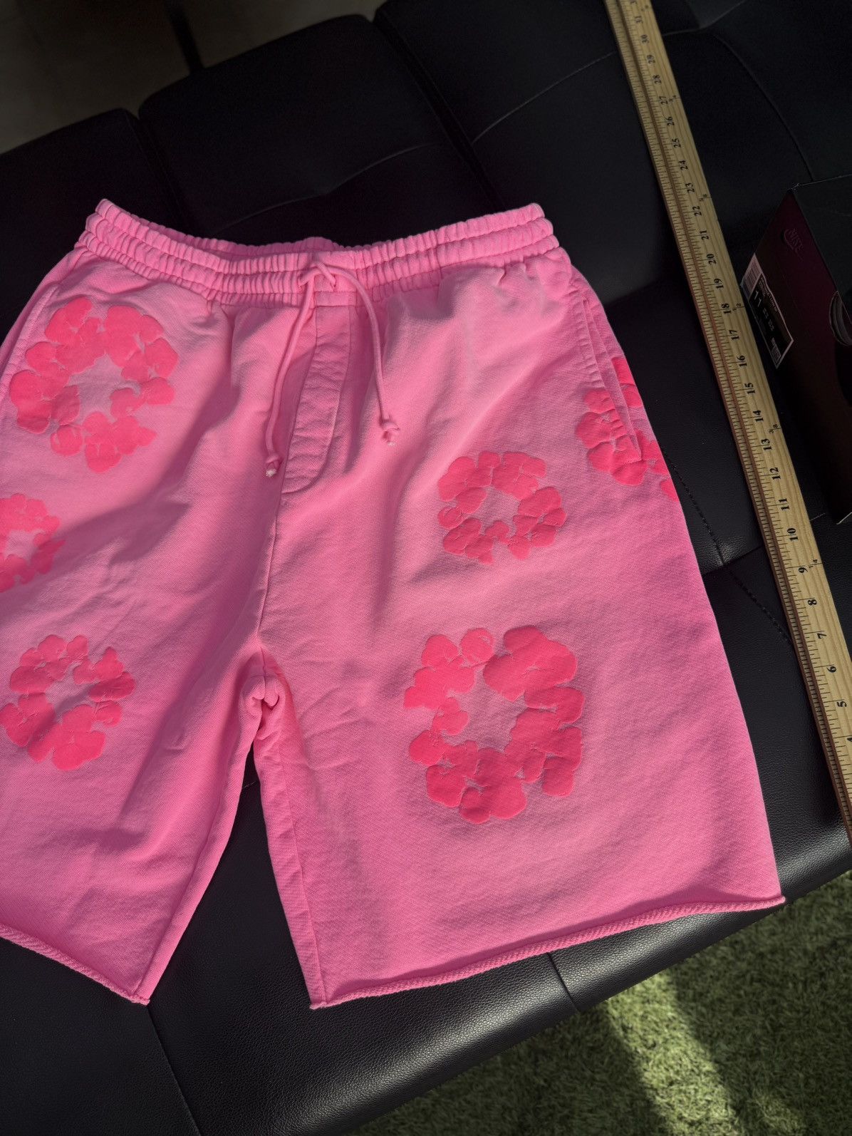 DENIM TEARS Denim Tears 2025 Cotton Wreath Shorts Pink Size XL Size US 36 / EU 52 - 2 Thumbnail