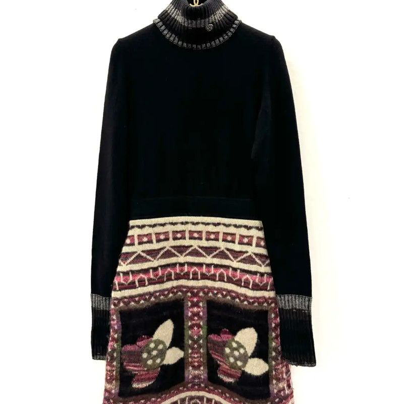 Chanel Chanel Black Wool Dress with Unique Design 0089 Size S / US 4 / IT 40 - 1 Thumbnail