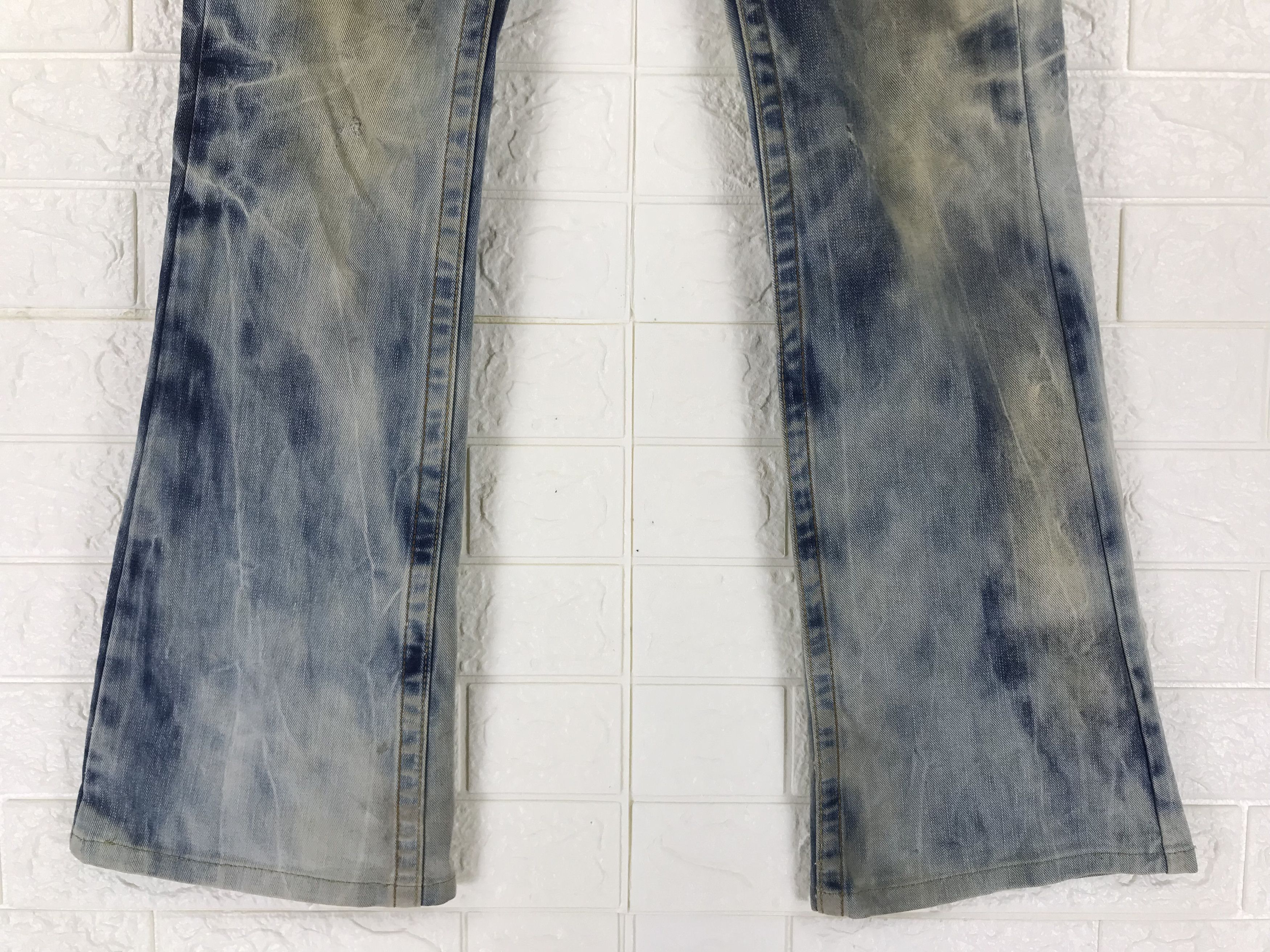Japanese Brand Vintage Red Pepper Wings Embroidered Flare Jeans Size US 32 / EU 48 - 6 Thumbnail