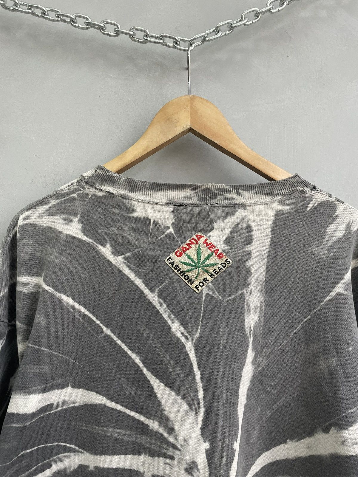 Band Tees Vintage 90s Kurt Cobain style faded ganja wear sweatshirt Size US L / EU 52-54 / 3 - 9 Thumbnail