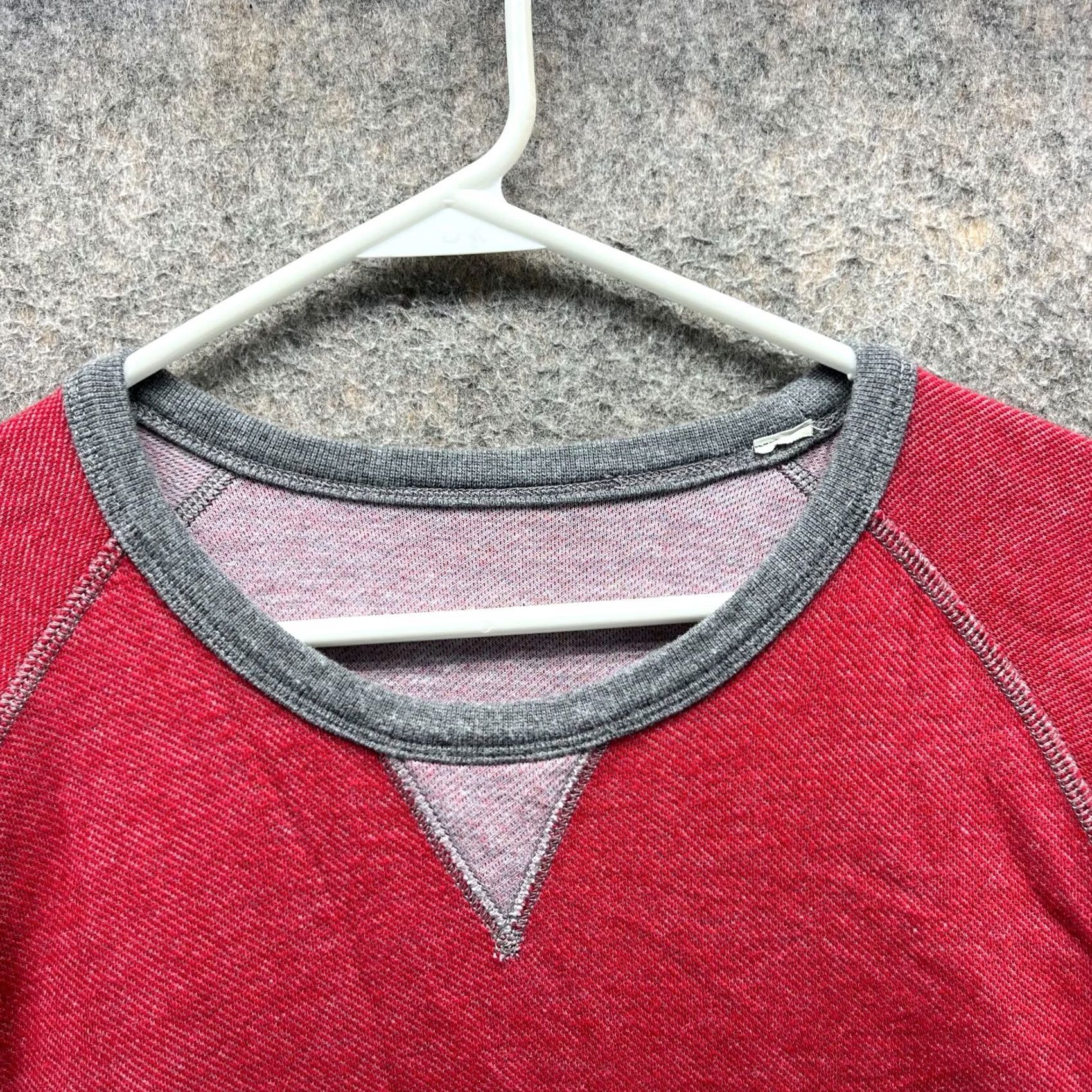Tommy Bahama VINTAGE Tommy Bahama Sweater Mens Large Red Grey Adult Pullover Crewneck Fleece Sweater Size US L / EU 52-54 / 3 - 2 Thumbnail